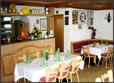 Schankraum Gasthaus Zollinde